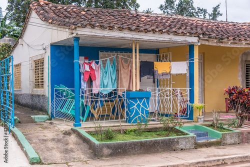 Photography Imagen de una casa familiar en el pueblo de Viñales, Cuba