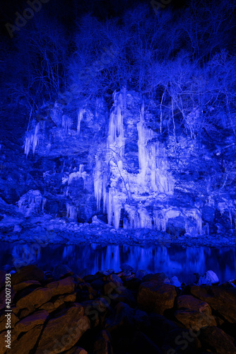 三十槌の氷柱（みそつちのつらら） ライトアップ