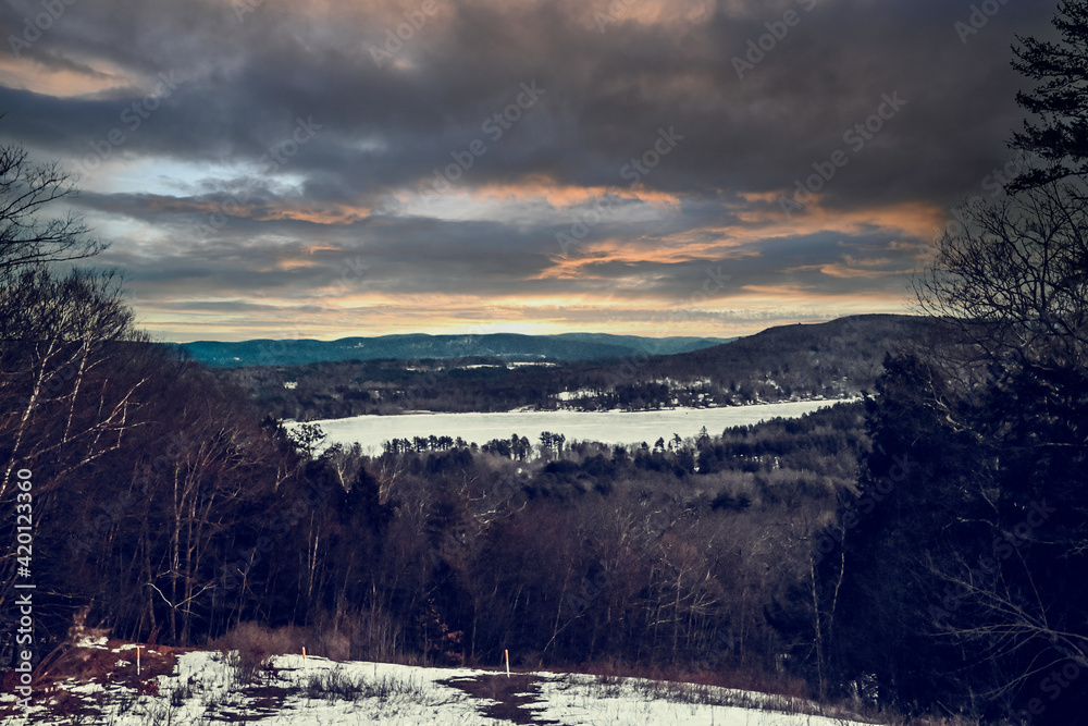 Obraz premium sunset in the mountains