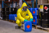 worker with mask