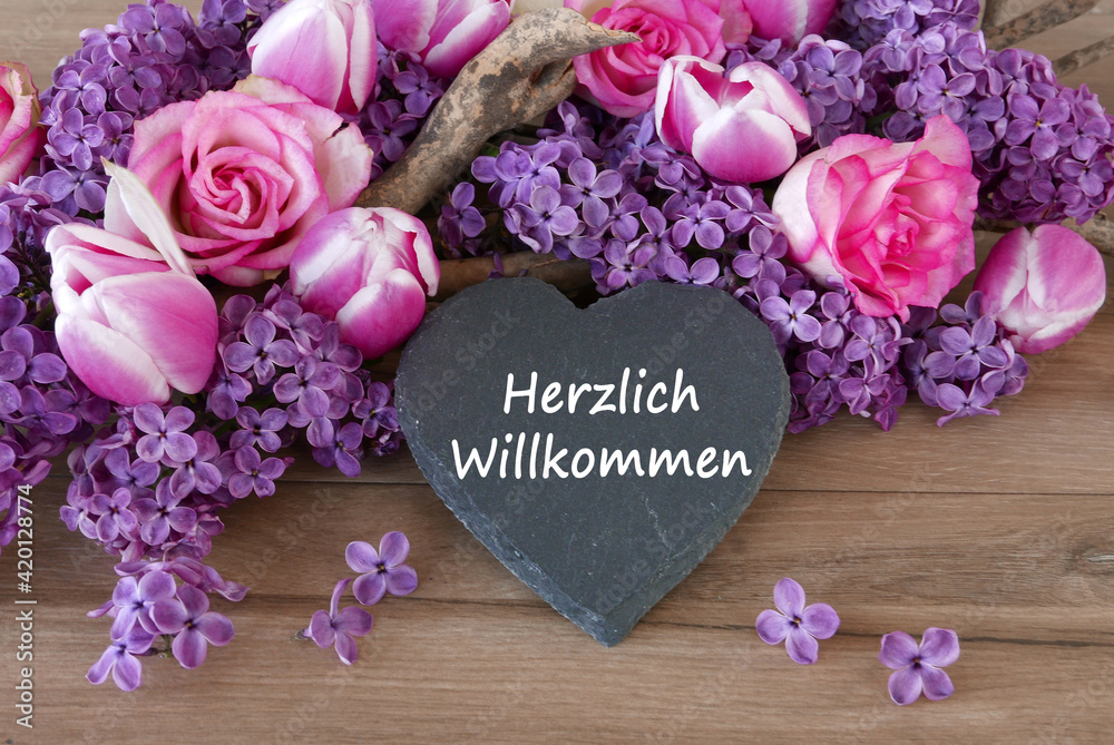 Herzlich Willkommen: Rosen und Flieder mit Herz Herzlich Willkommen: Rosen und Flieder mit Herz