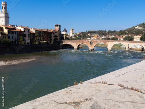 The Ponte di Pietra (Stone Bridge), is the oldest bridge in Verona, is a Roman arch bridge that crosses the Adige River.
Under the bridge, the water bumps on the rocks.