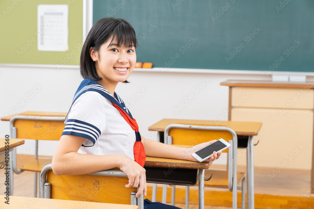 女子学生 スマホ 女子学生 スマホ