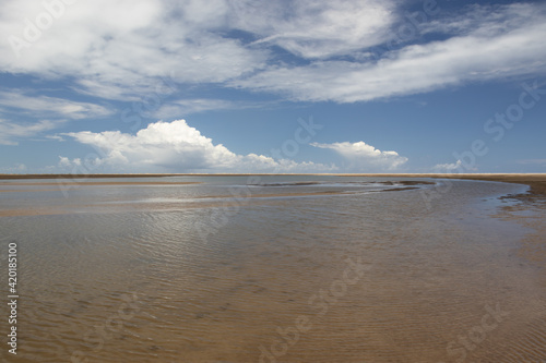 Praia paradisíaca, Ilha de Goré, Aracajú, Sergipe. 