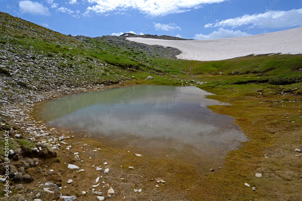 Gletscherteich im PindosGebirge (Mt. Lakmos, Peristeri) Griechenland