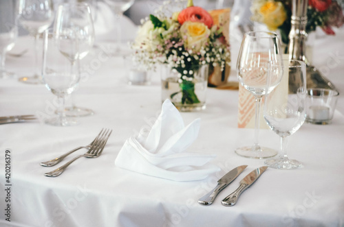 wedding table setting © KNOPP VISION