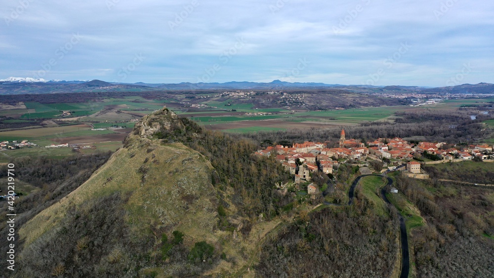 village et volcans du Puy-de-Dôme