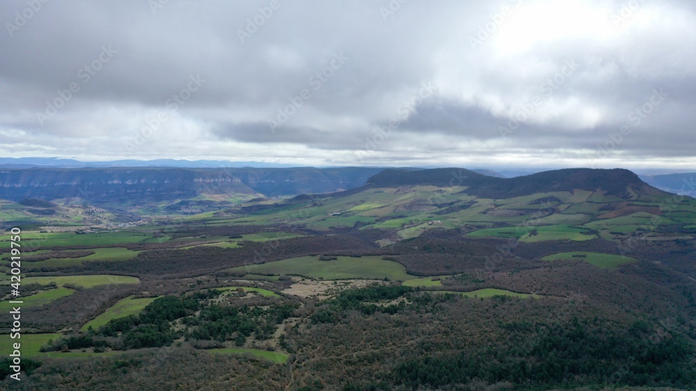 vue aérienne du plateau du Larzac et du viaduc de Millau vue aérienne du plateau du Larzac et du viaduc de Millau