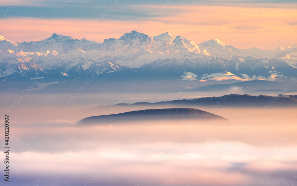Alpenblick über dem Nebel des Schweizer Mittellandes