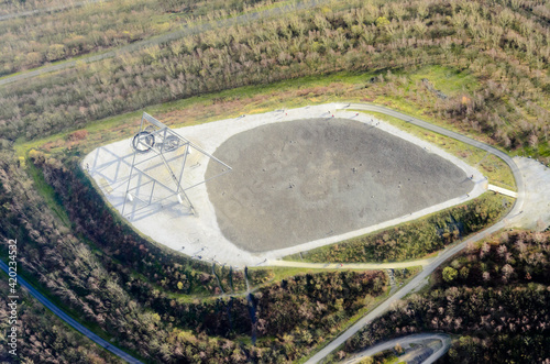 Luftbild der Halde Beckstrasse in Bottrop mit Tetraeder photo