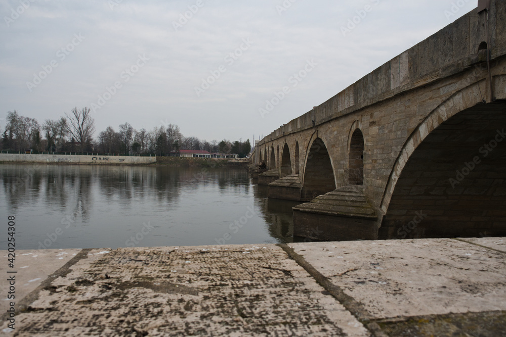 Obraz premium stone bridge over the river