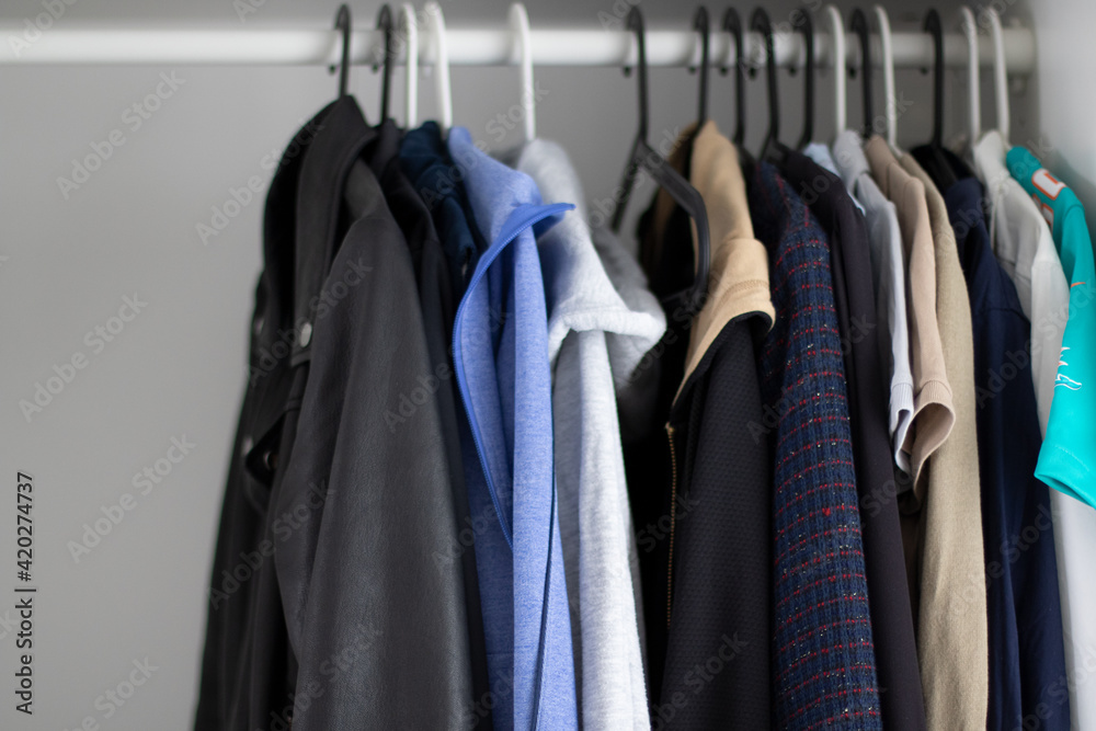 Fototapeta premium Kleiderschrank