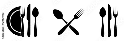 Cutlery set. Fork, spoon, knife. Realistic tableware. Kitchen utensil. Flat style. Vector illustration. EPS 10