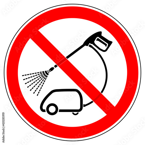 srr597 SignRoundRed - german Verbotszeichen: Nässe / Feuchtigkeit - Hochdruckreiniger verboten . english - prohibition sign - high pressure cleaner prohibited - protect material from humidity - g10369