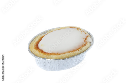 Obraz na płótnie The classic Swedish pastry Mazarin isolated on white background. w salonie