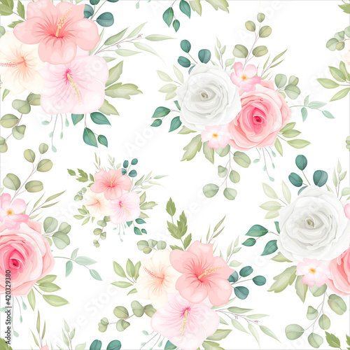 Beautiful floral seamless pattern with romantic flowers