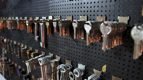 4k video of key duplication workshop