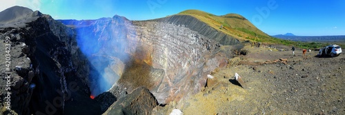 Lac de lave dans le cratère Santiago sur le volcan Masaya au Nicaragua