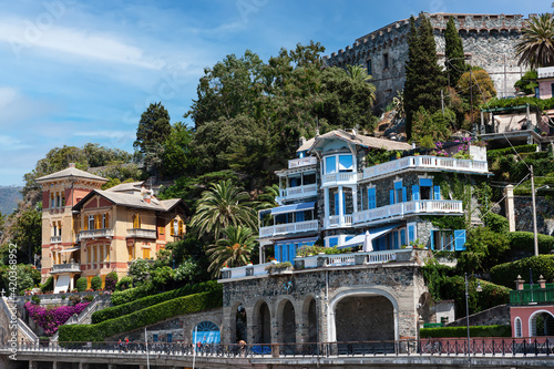 Φωτογραφία The embankment and the old fortress of Sestri Levante Italy