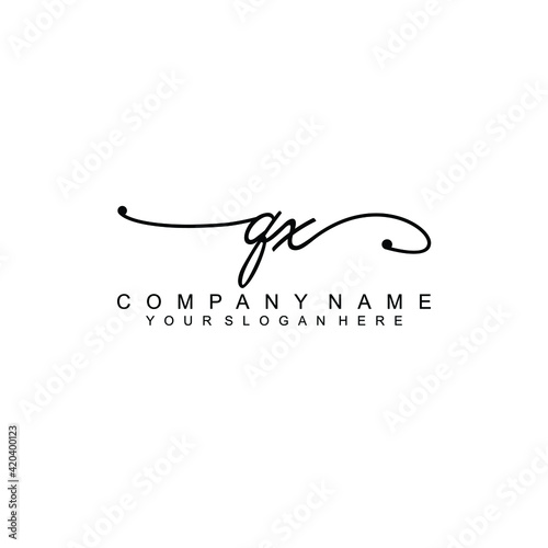 Q beautiful Initial handwriting logo template