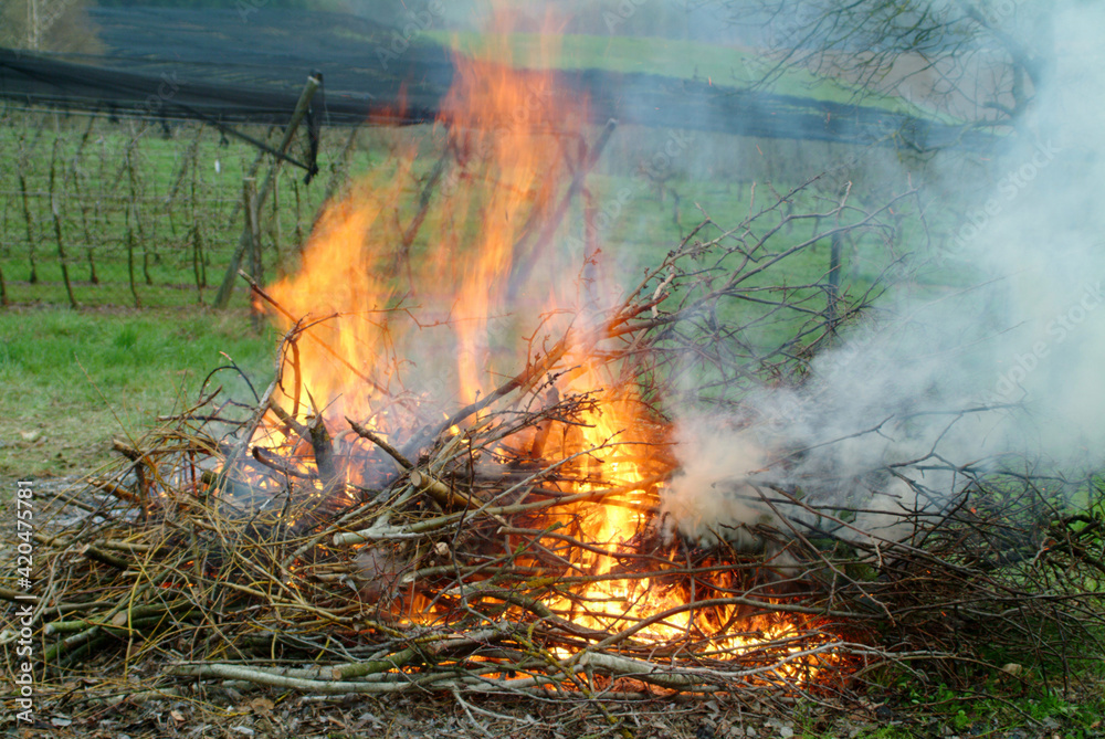 Osterfeuer Osterfeuer