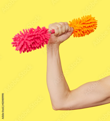 Arm with with dumbbell dusters