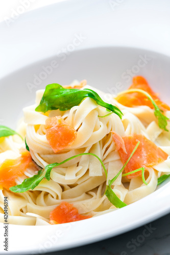 tagliatelle with smoked salmon and spinach