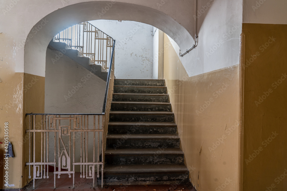 Fototapeta premium Treppe mit Geländer im Jugendstil