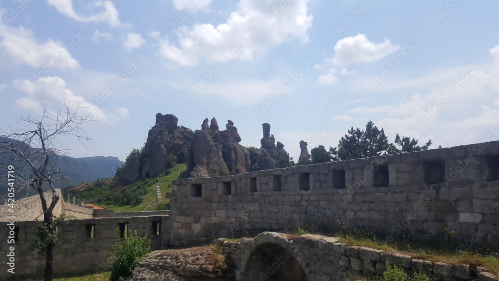 Befestigungsmauer der Felsenfestung Belogradtschik, Bulgarien
