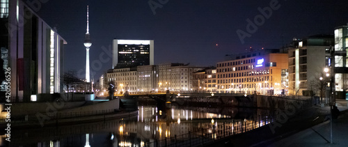 Canvas Print Berlin Government quarter at night - travel photography