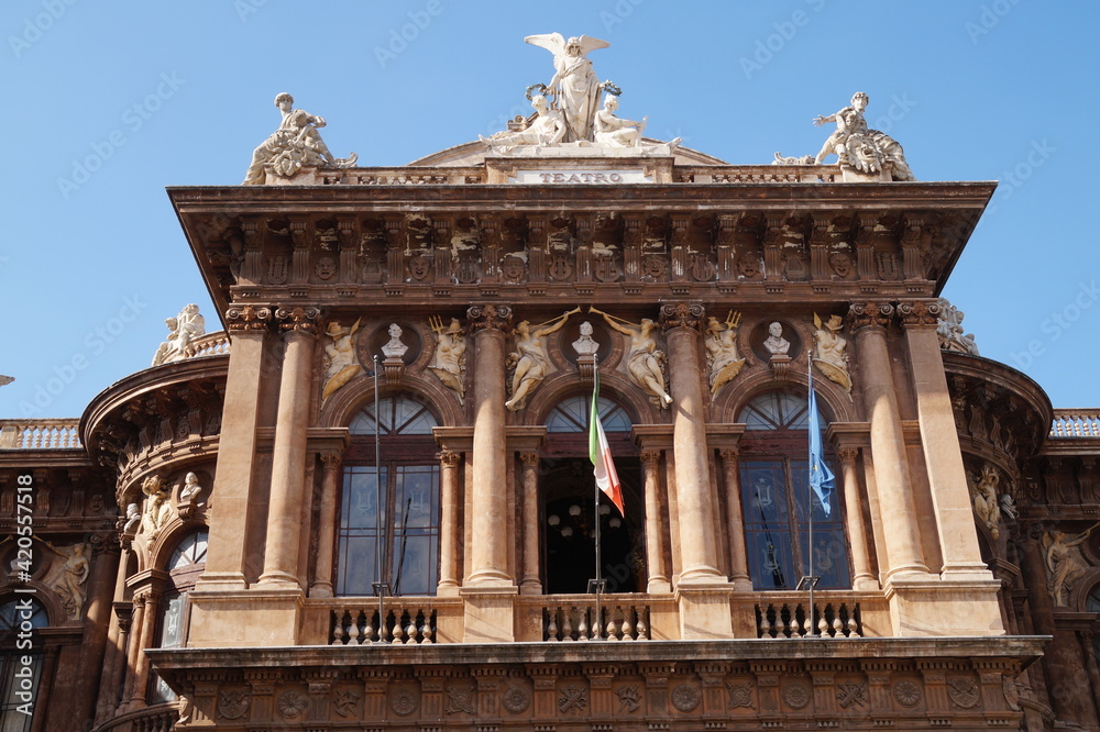 Obraz premium Italy, Sicily: Opera House in Catania
