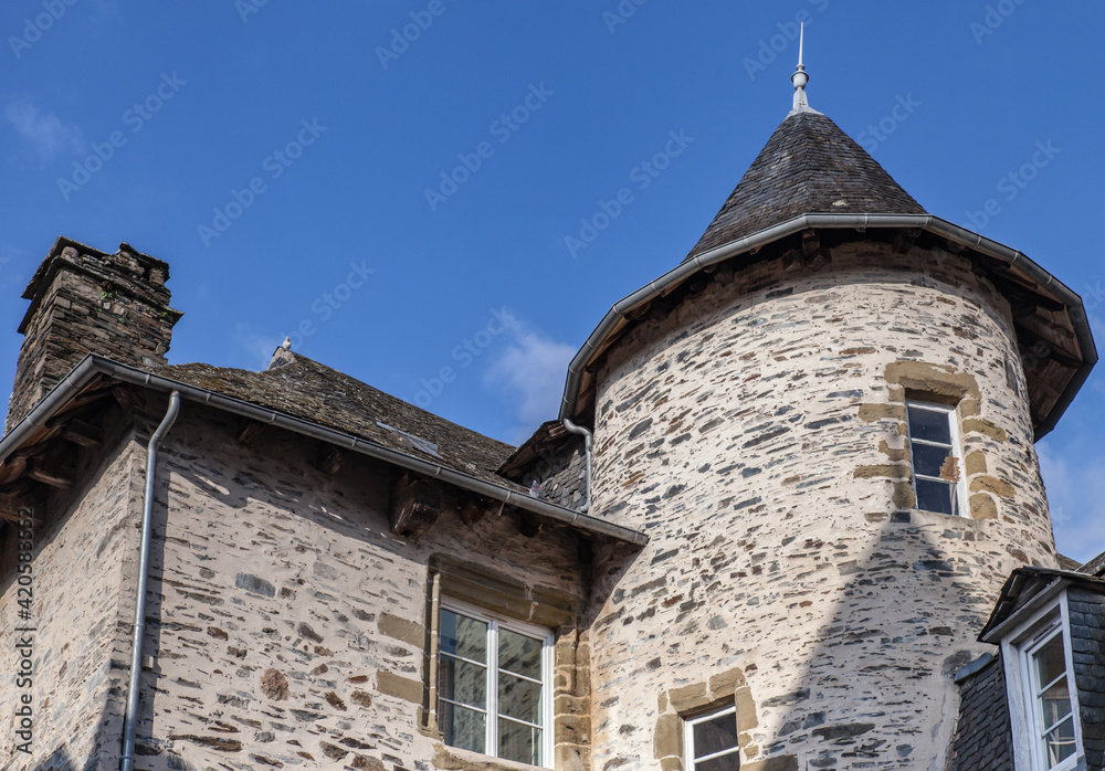 Allassac (Corrèze, France) - Maison pittoresque en schiste