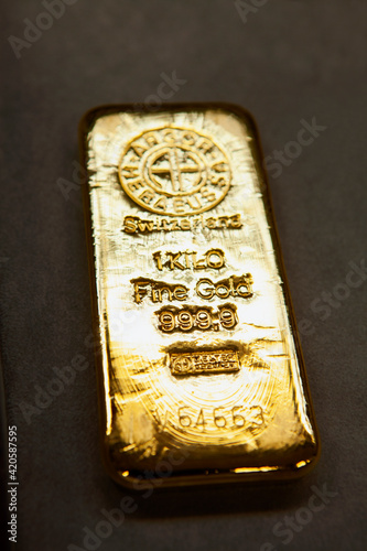 Gold ingot