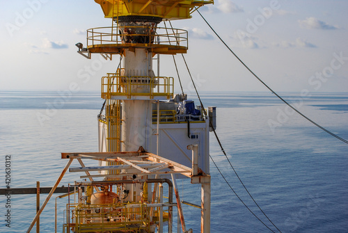 Heavy lifting operation using multiple high capacity cranes to lift heavy material and structure in offshore oil and gas platform.