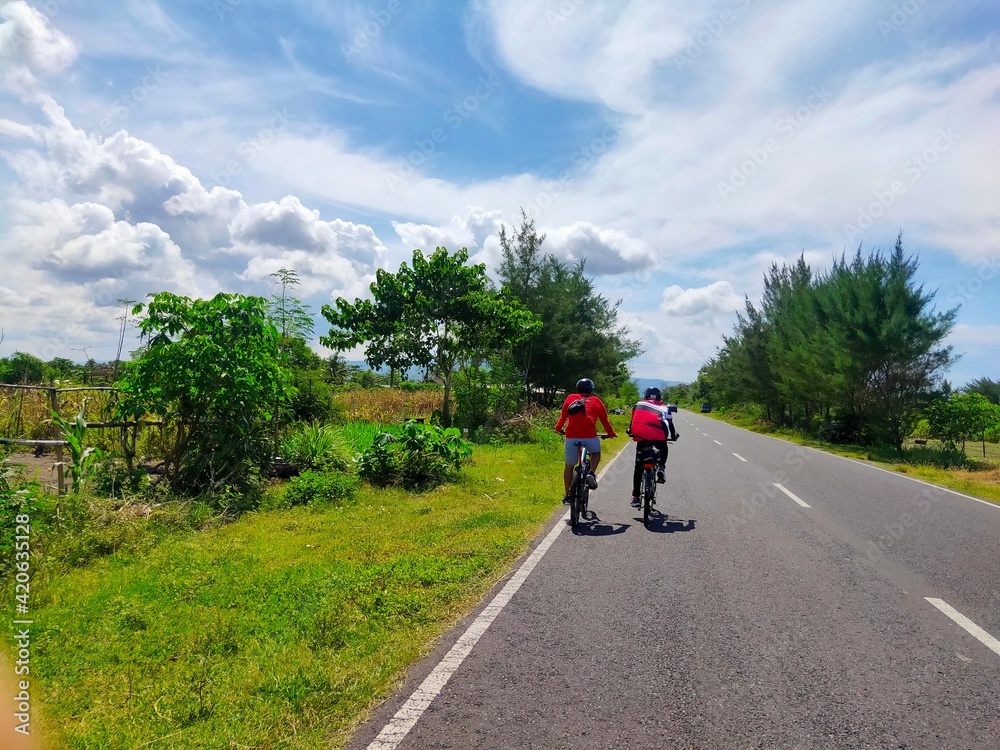 Obraz premium cycling on the highway