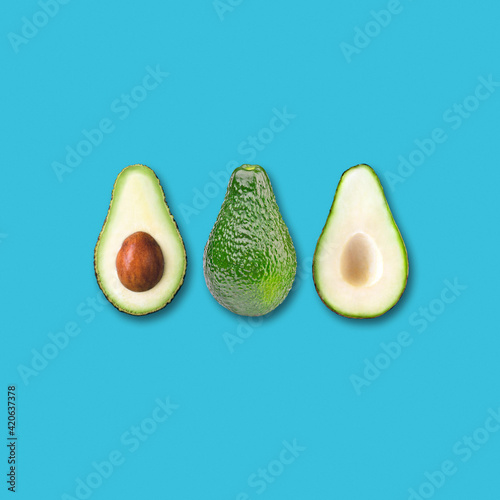 Foto Avocado fruits flat lay on turquoise background