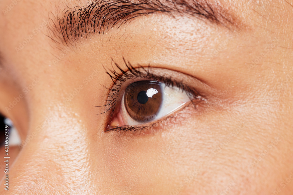 Fototapeta premium Woman&rsquo;s eye with smart contact lens