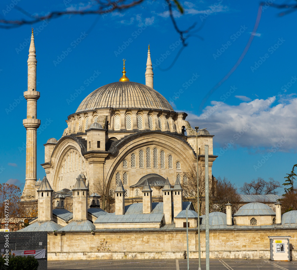 Fototapeta premium Ottoman imperial Nuruosmaniye Camii mosque in Fatih district, Istanbul, Turkey