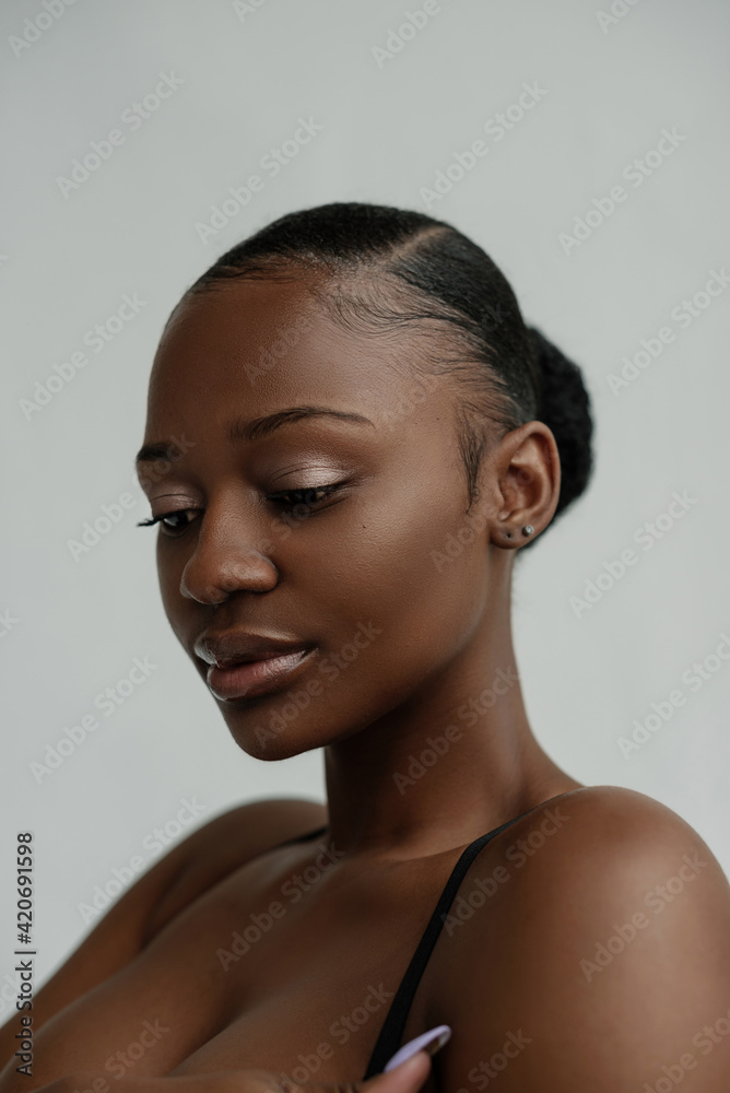 Nude portrait of young African girl Nude portrait of young African girl