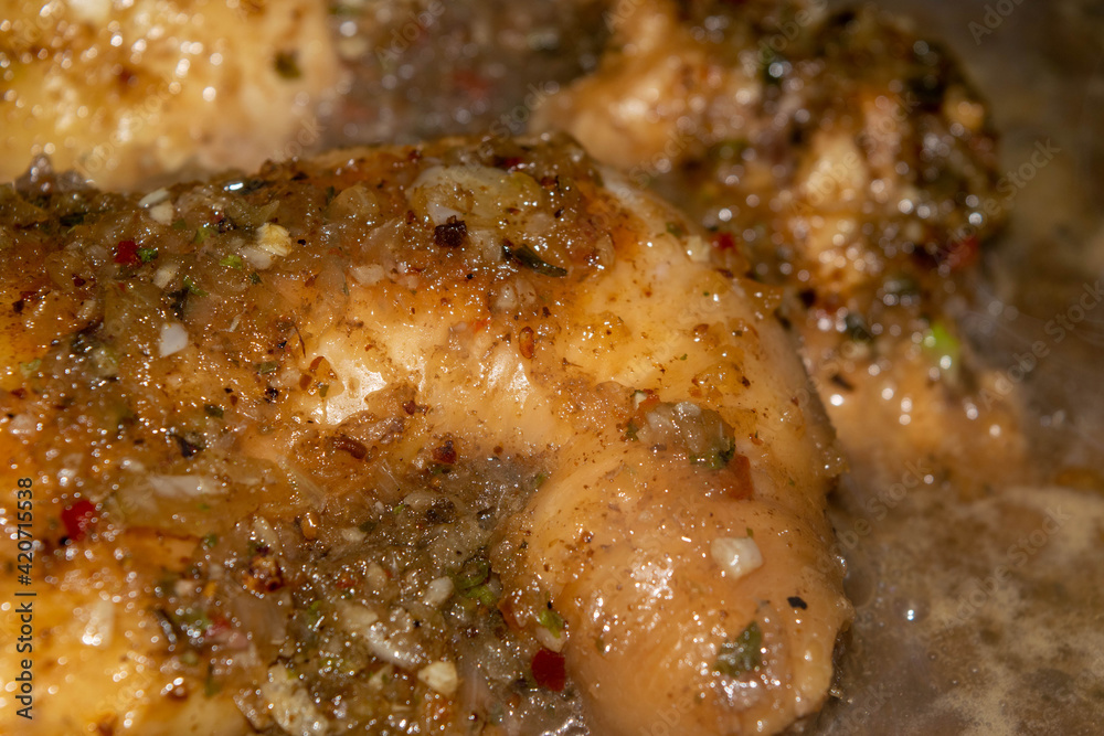 Small pieces of chicken meat are stewed with spices. Small pieces of chicken meat are stewed with spices.
