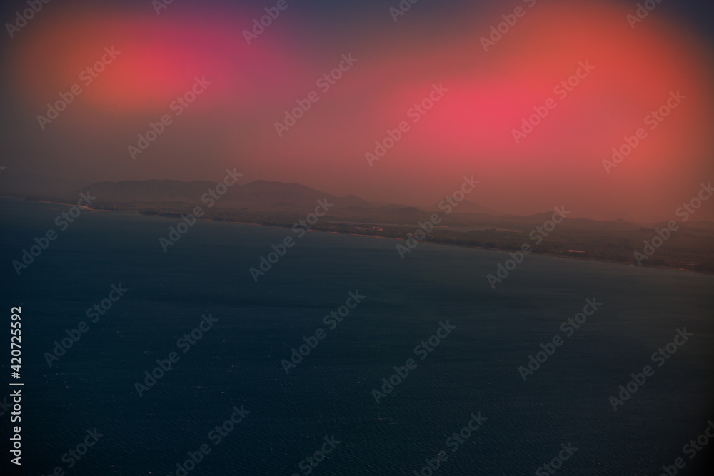 Wide-angle nature background, clear air, beautiful blue sea, and the blur of the sun and the passing wind, spontaneous beauty in the scenic spots. Wide-angle nature background, clear air, beautiful blue sea, and the blur of the sun and the passing wind, spontaneous beauty in the scenic spots.