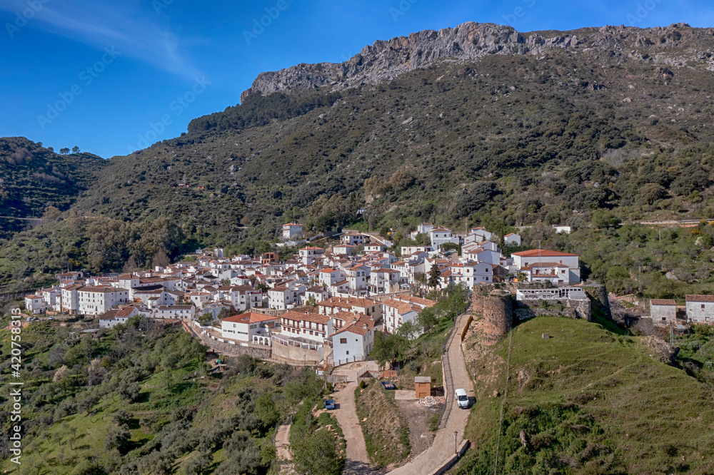 vista del municipio de Benadalid en la comarca del valle del Genal, Málaga