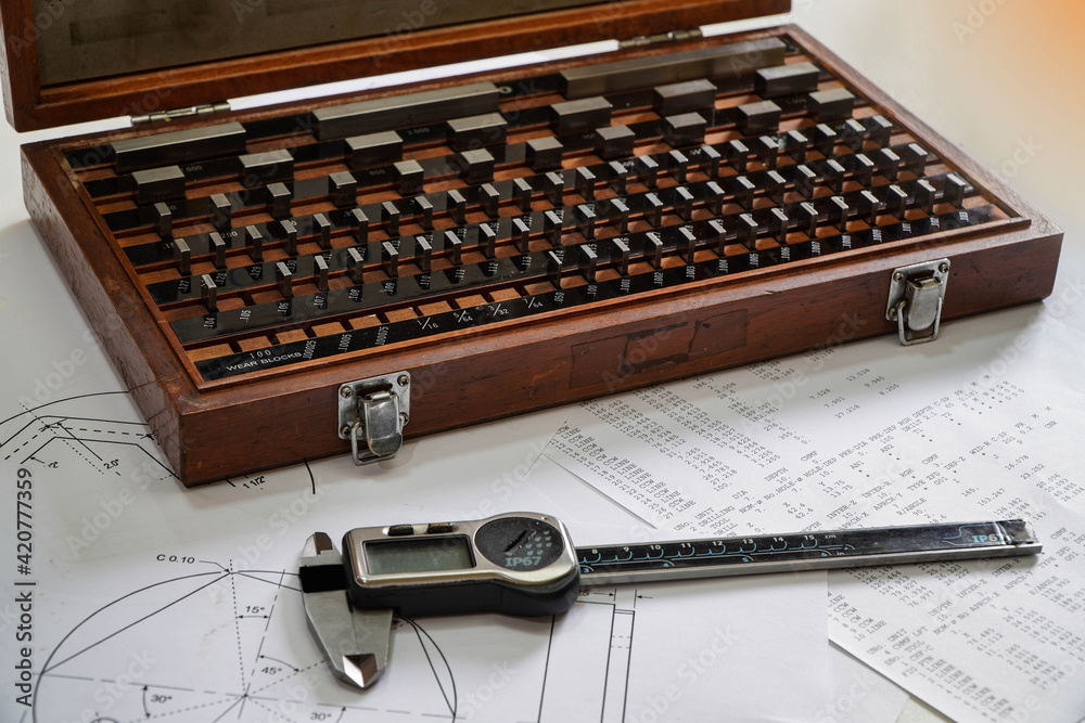 Digital micrometers and digital vernier calipers perform calibration on block grades,Gauge Blocks Precision Metric
Digital micrometers and digital vernier calipers perform calibration on block grades,Gauge Blocks Precision Metric