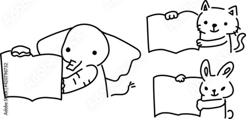 本を読み聞かせる動物達のイラストモノクロ