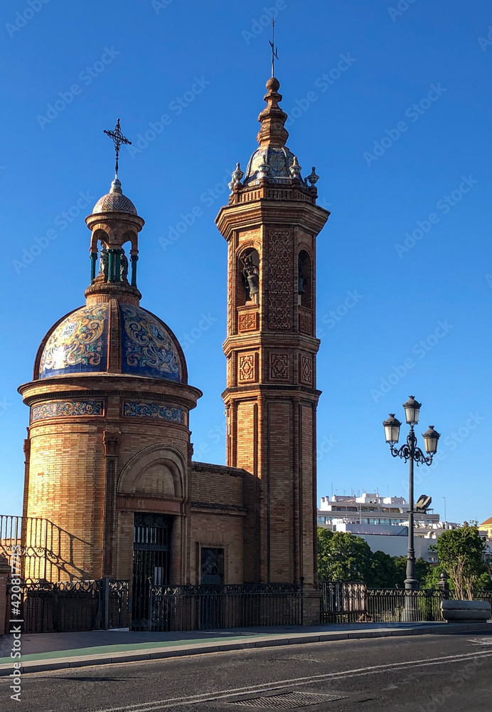 Hermosa vista de la Capilla del Carmen en Sevilla