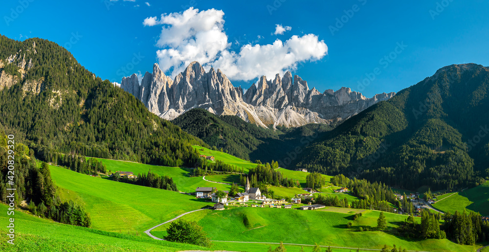 Famous best alpine place of the world, Santa Maddalena village with magical Dolomites mountains in background, Val di Funes valley, Trentino Alto Adige region, Italy, Europe - obrazy, fototapety, plakaty 
