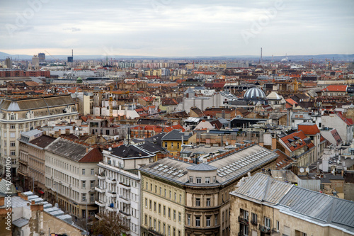 Panoramica  vista o skyline desde la catedral o basilica de San Esteban de la ciudad de Budapest  pais de Hungria