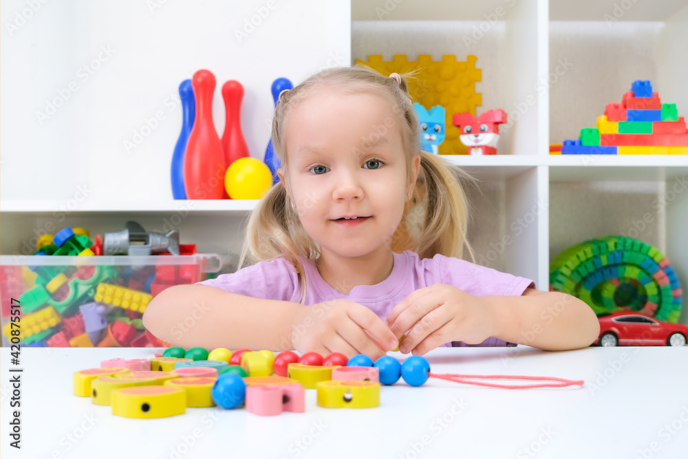 Fototapeta premium speech therapy, the development of fine motor skills.