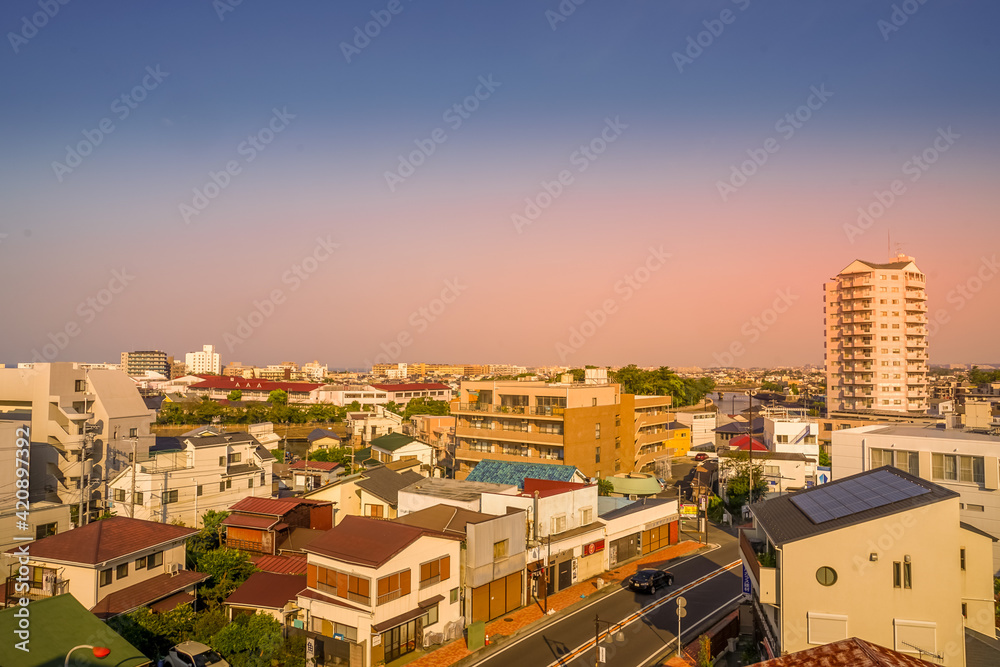 Fototapeta premium 片瀬江ノ島の街並みと夕景