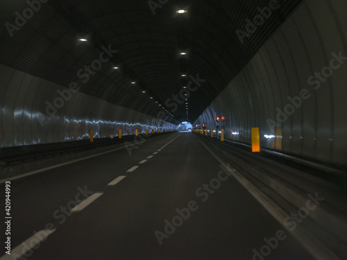 Tunnel © AdKrieger